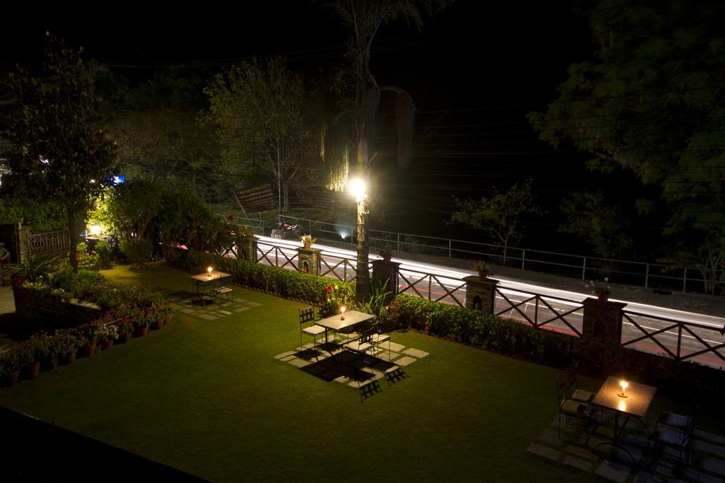 Trek-O-Tel Otel Pokhara Dış mekan fotoğraf