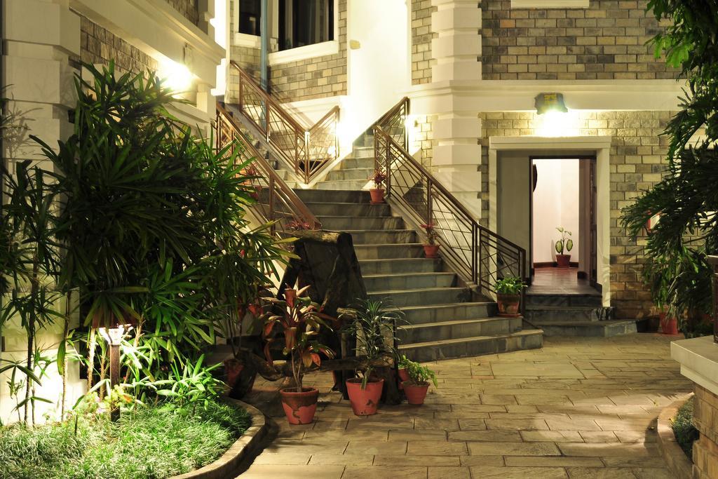 Trek-O-Tel Otel Pokhara Dış mekan fotoğraf