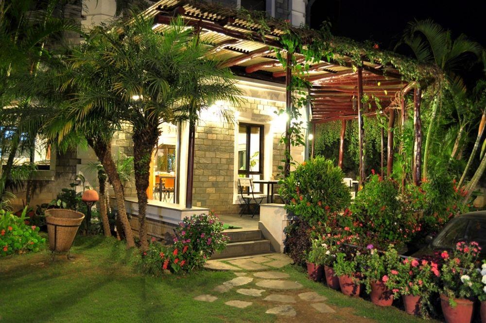 Trek-O-Tel Otel Pokhara Dış mekan fotoğraf